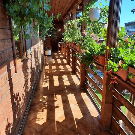 Pensiunea Cristiana Curtea de Argeş Extérieur photo