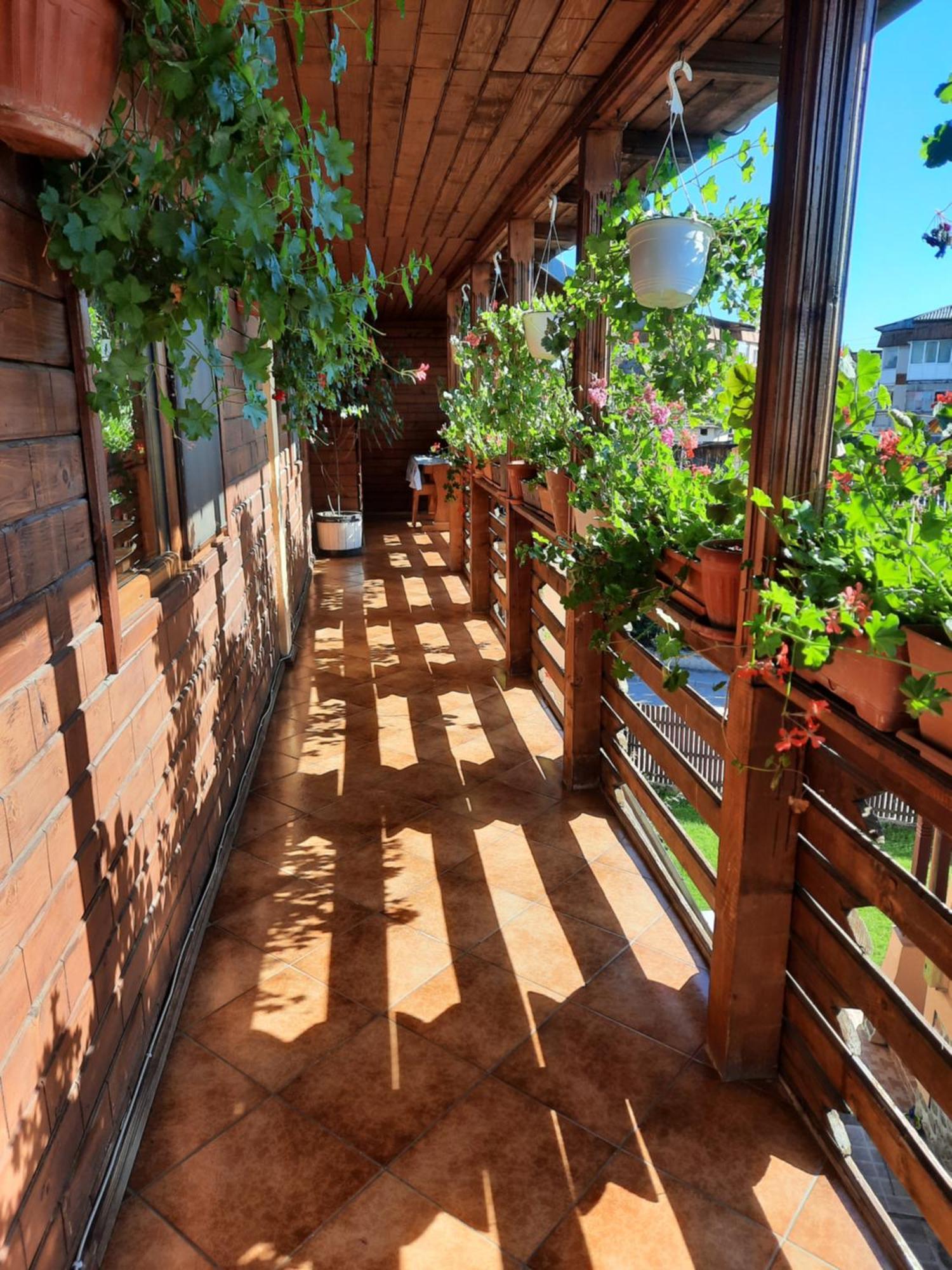 Pensiunea Cristiana Curtea de Argeş Extérieur photo